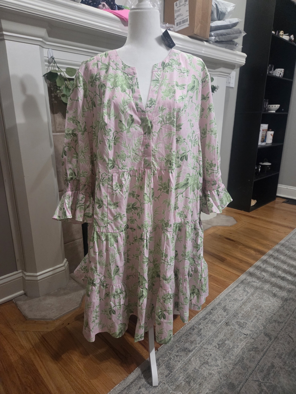 crown & ivy Pink and Green Floral Ruffle-Sleeve Tunic